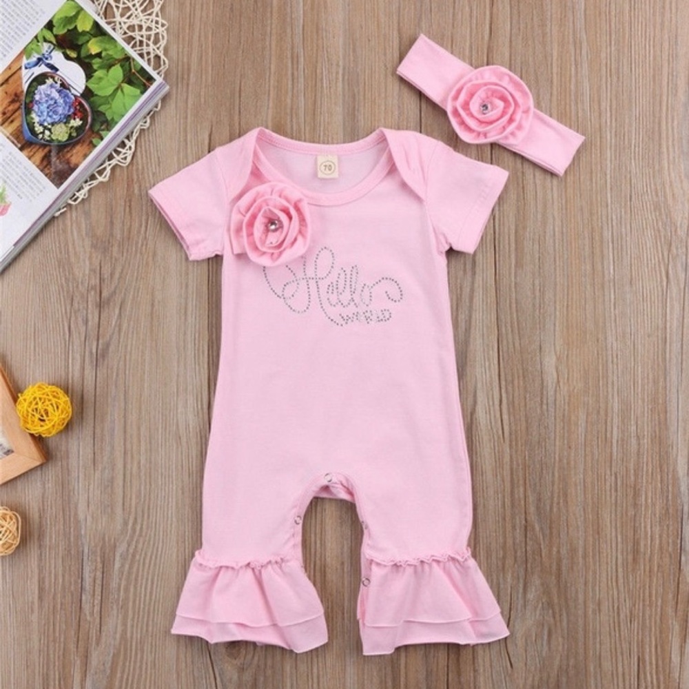 Cute baby onesie 🚨 Item has been sold 🚨